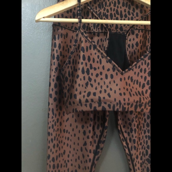 Good American Other - Good American Brown Leopard work out top & bottoms. Size 3